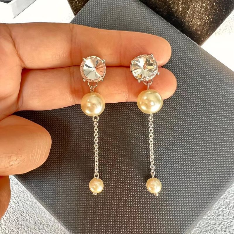 2025 New Miss Pearl Earrings, Simple, Personalized, Fashionable With Exquisite Dia Set And Tassel Earrings_voghion.com
