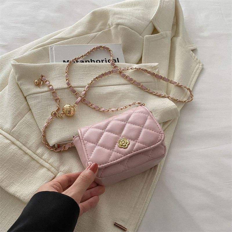 Modieuze crossbody mooie dames casual tas, 2024 lente nieuwe stijl, gepersonaliseerde trend, eenvoudige schoudertas_voghion.com