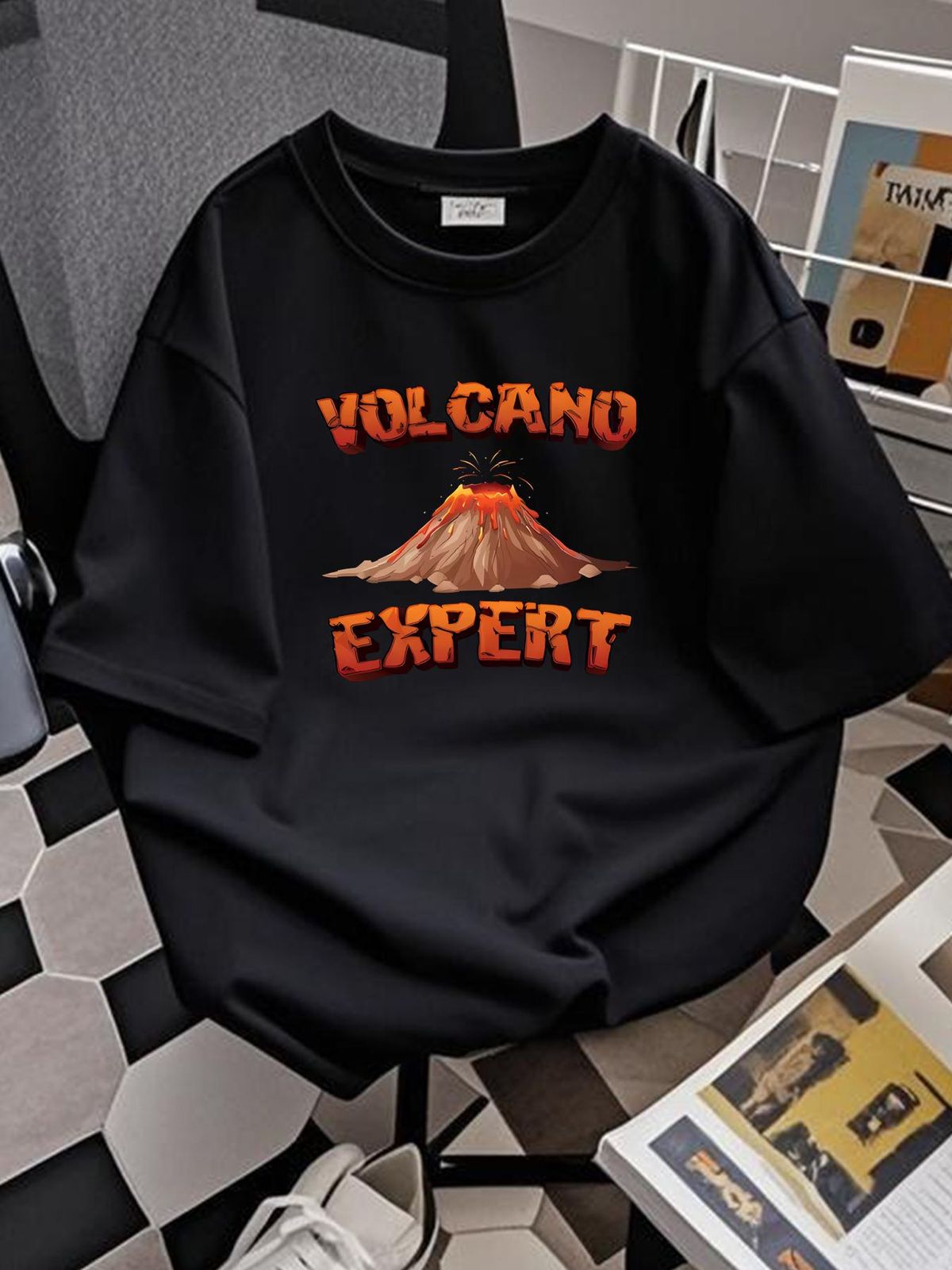 Camiseta de experto en volcanes, divertida camiseta de volcán con lava, regalo de geólogo, camiseta unisex, top para uso diario, ropa de diseñador gráfico, moda de verano suave_voghion.com
