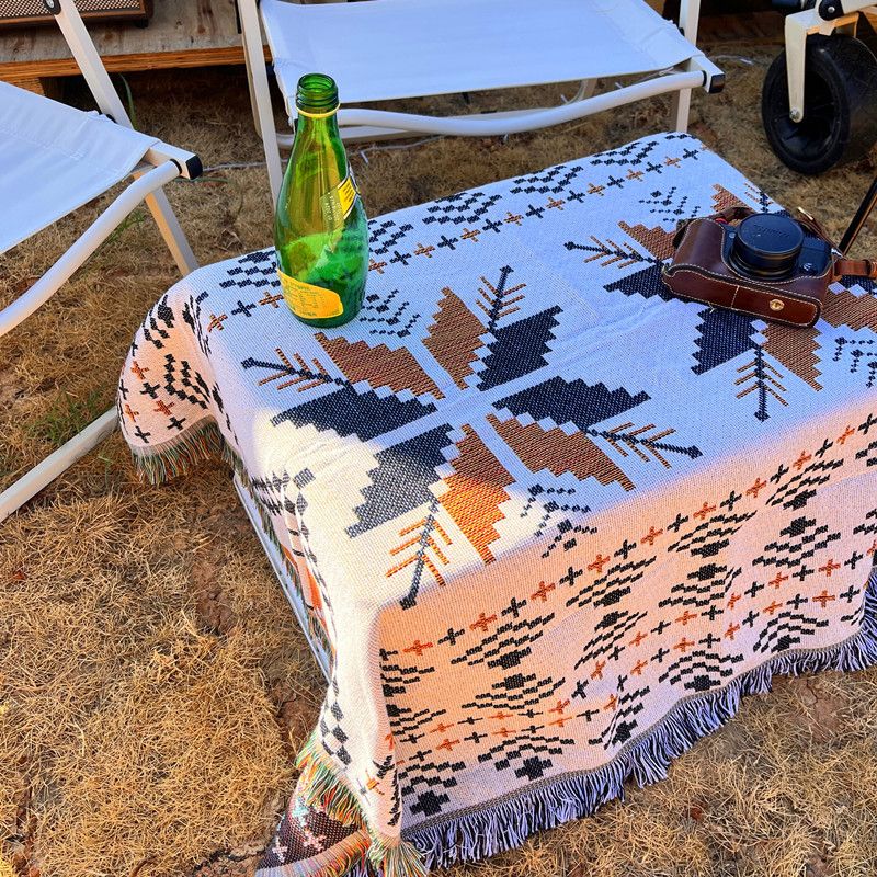 Styl boho w outdoorze, artykuły kempingowe, namioty, dywany, maty piknikowe, składane obrusy_voghion.com