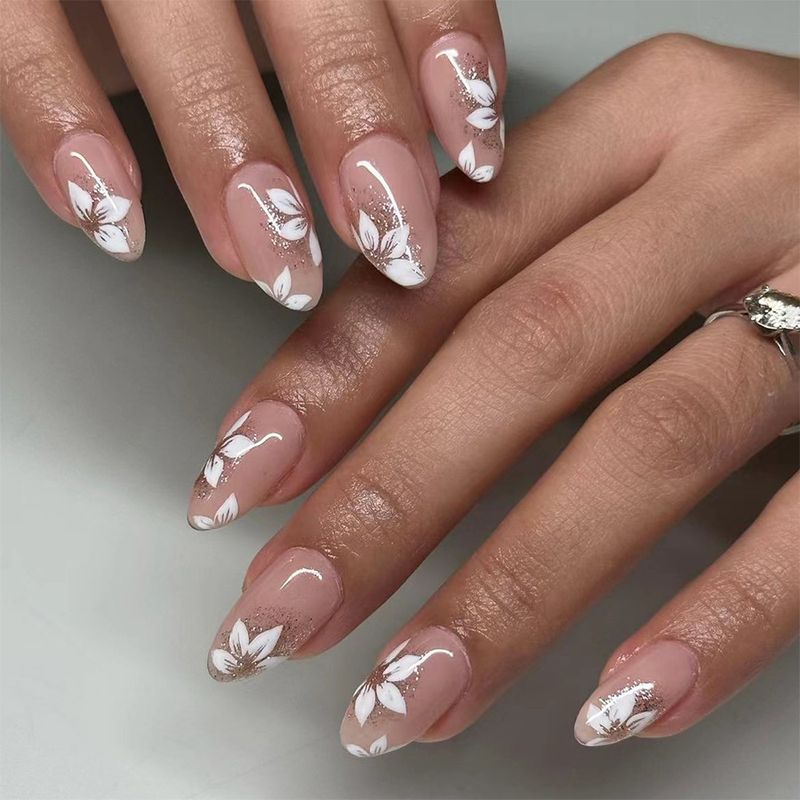 Short bright almond armour Europe and the United States cross-border foreign trade autumn and winter white glitter flower detachable wear nail art 24 _voghion.com