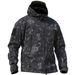 Jaqueta tática softshell para entusiastas de atividades ao ar livre, com capuz militar de combate, forro de lã quente e resistente à água, textura de pele de tubarão e design camuflado_voghion.com