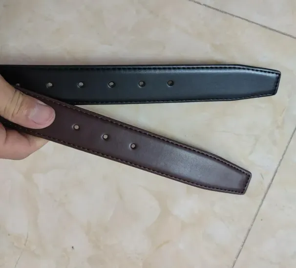 Cinture di design lisce in pelle per accessori da uomo alla moda con cinturino alfanumerico in argento e nero_voghion.com