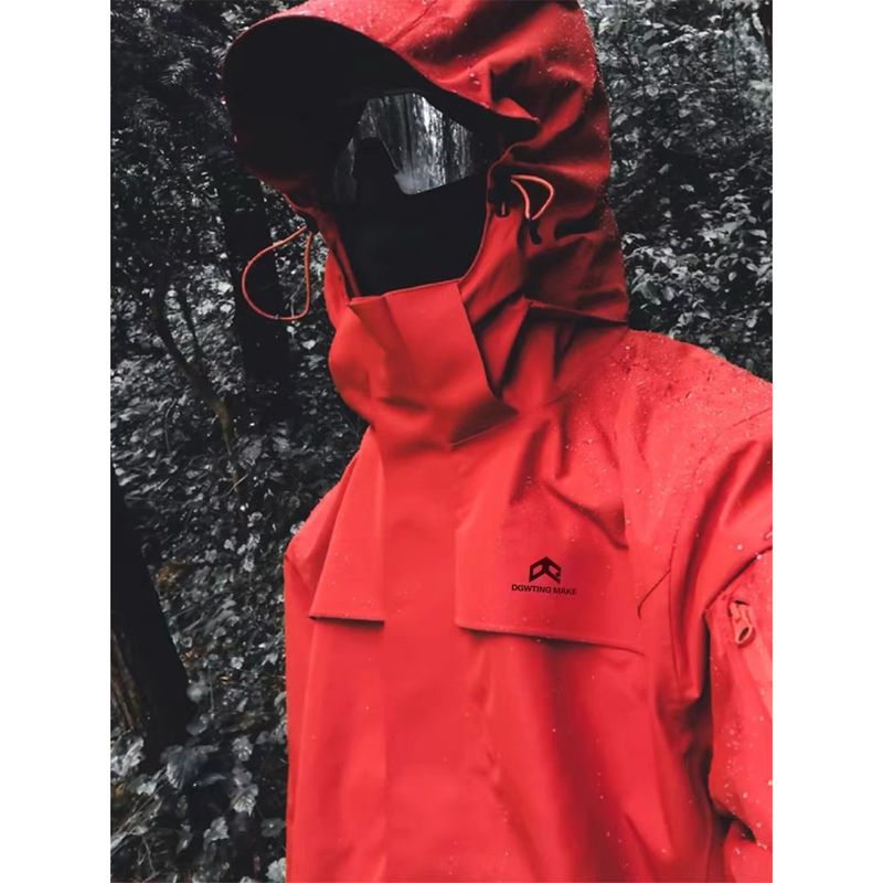 ​Herren 3-in-1 Abnehmbare Softshelljacke – Wasserdichter Winddichter Outdoor-Wandermantel mit Kapuze (Rot/Schwarz)​_voghion.com