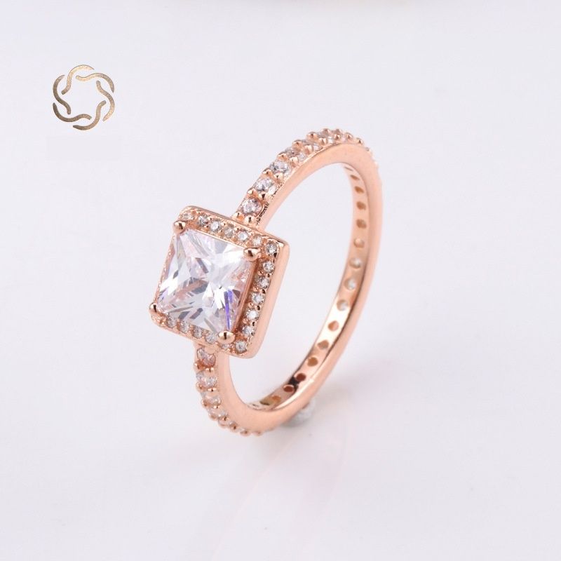 Anello quadrato in argento con diamanti, personalizzato e creativo per le donne_voghion.com