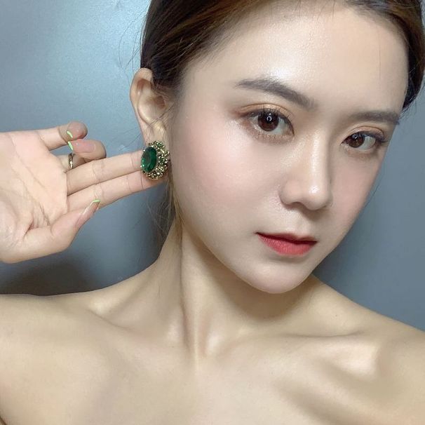 Cristallo rosso smeraldo esagerato personalizzato grande per orecchini in argento alla moda da donna_voghion.com