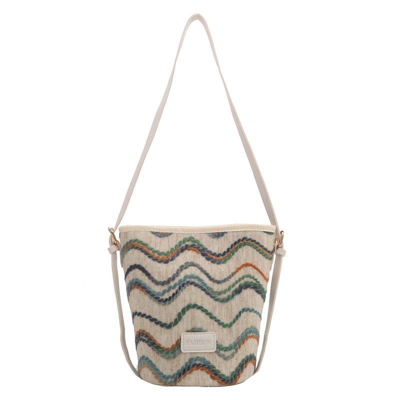 Modische und personalisierte Ripple Bucket Bag für Damen 2024 Neue Sommertasche Einfache und einzigartige einzelne Schultertasche Beliebte Unterarmtasche_voghion.com