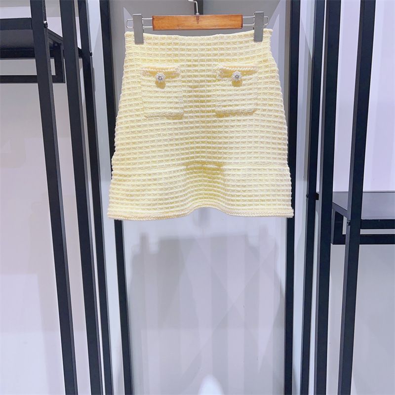 Vêtements pour femmes début de printemps célébrité crème jaune gaufré sequin tricoté col rond poche jupe costume_voghion.com