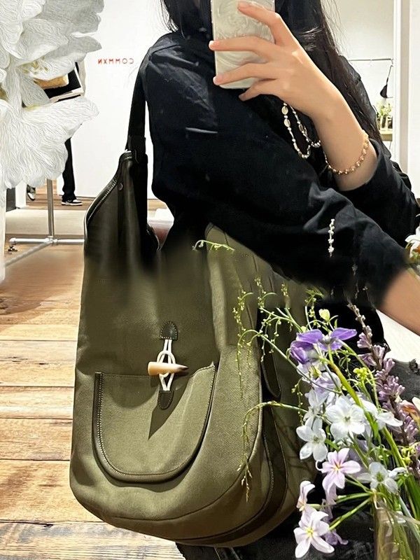 Niche Design Celebrity Style Lazy Casual Canvas Shoulder Underarm Large Capacity Women's Shopping Bag 2025 Spring And Summer New Fashion_voghion.com