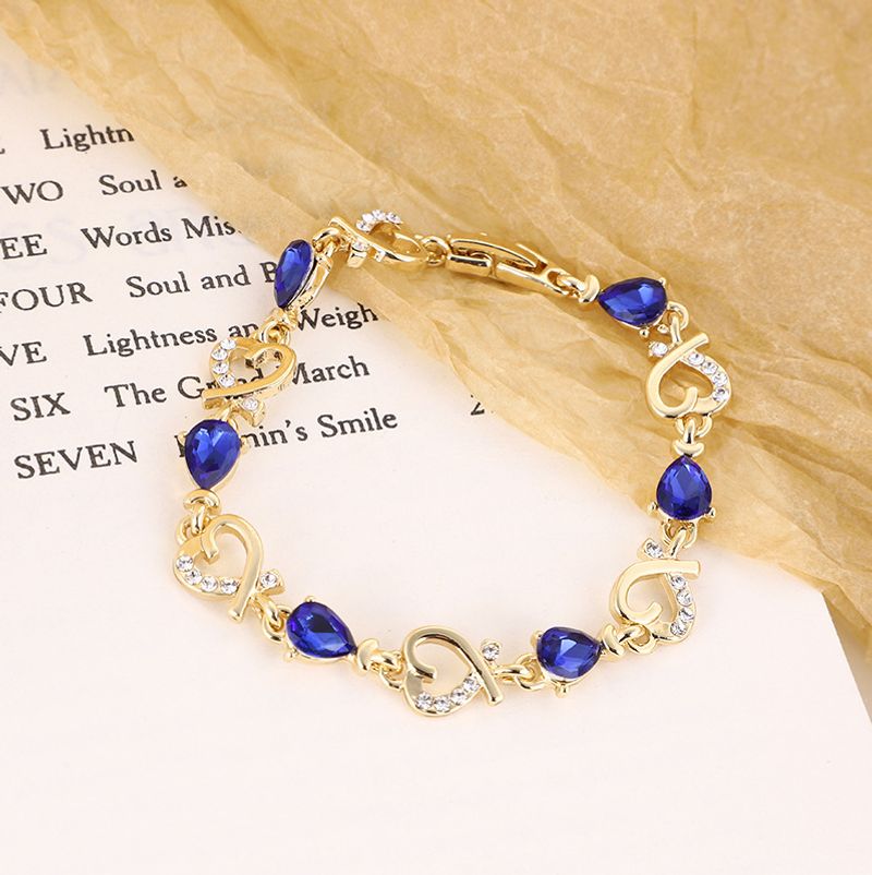 Herzförmiges Kristallarmband für Frauen Zirkon Strass Armreif voller Diamantschmuck_voghion.com