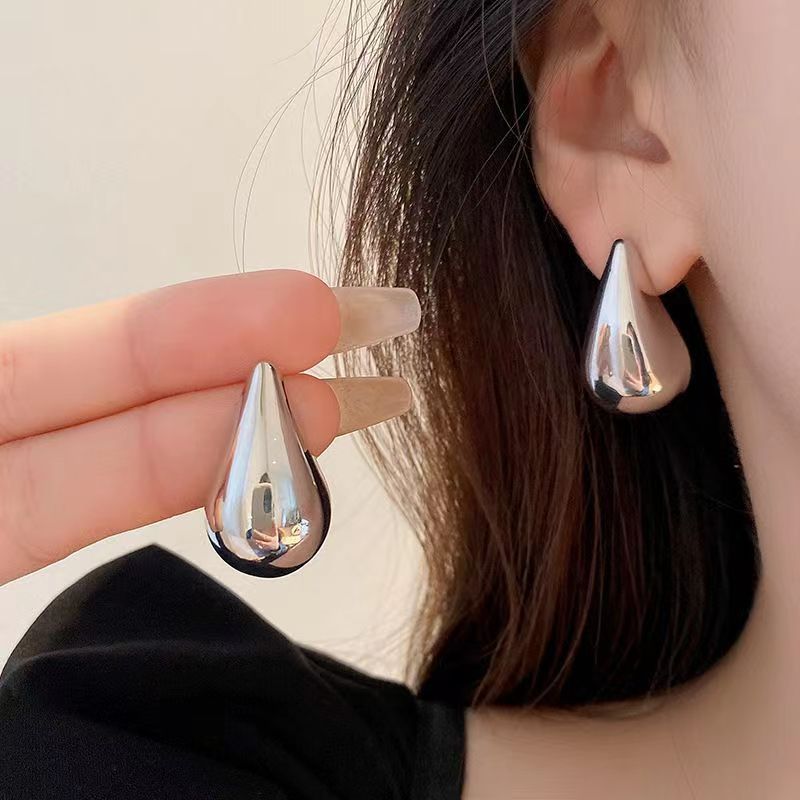 Orecchini alla moda da donna, temperamento semplice a goccia d'acqua, personalità di nicchia, stile metallico, orecchini di design di fascia alta, orecchini versatili_voghion.com