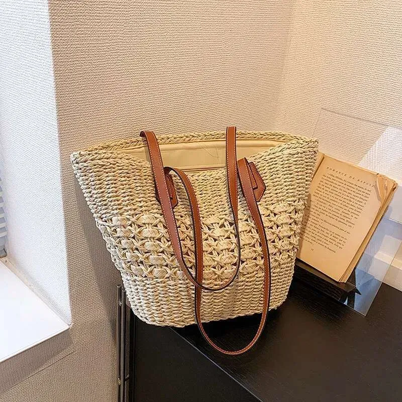 Designer 2025 Summer Handwoven Straw Tote Bags Women Vintage Hollow Out Handbag Basket Rattan Vacation Shoulder For_voghion.com