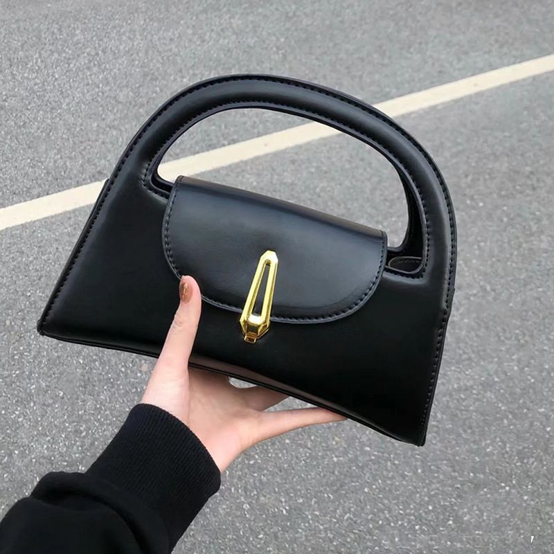 High grade niche design black handbag French retro hourglass bag chain crossbody small bag for women_voghion.com