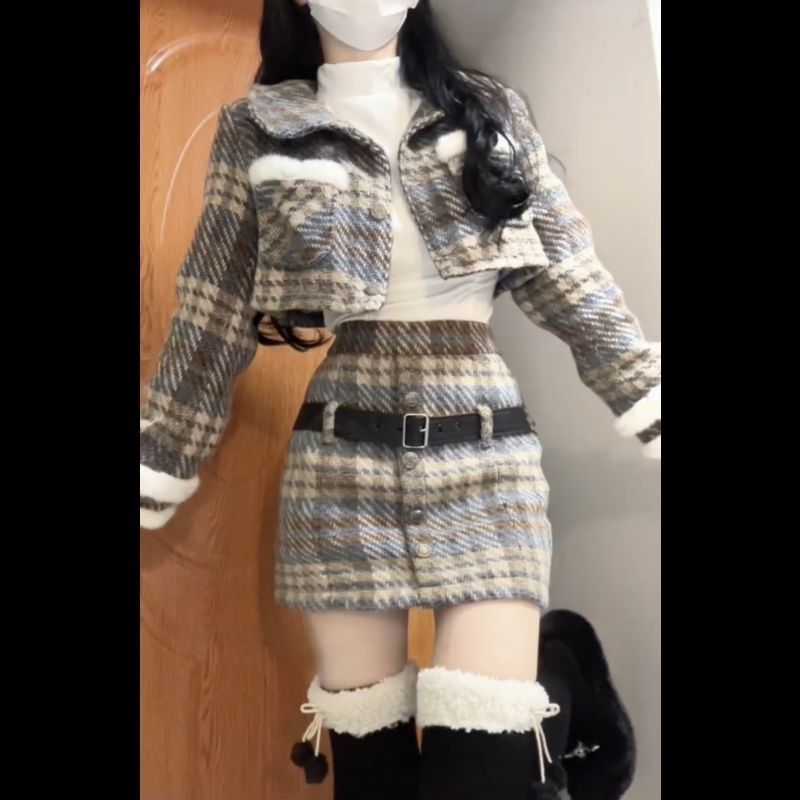 Herbst-Winter-Outfit mit kariertem Design und plüschiger Patchwork-Kurzjacke + hoch tailliertem Rock, kleines Duft-Set_voghion.com
