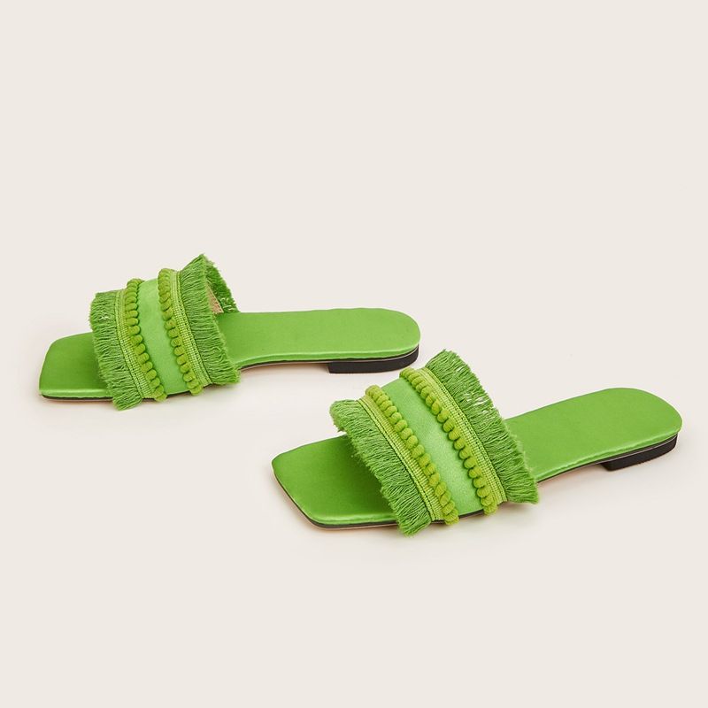 Zapatos de mujer de gran tamaño, nuevas zapatillas de verano de comercio exterior, sandalias de mujer de cabeza cuadrada con borlas que combinan con todo para uso diario_voghion.com