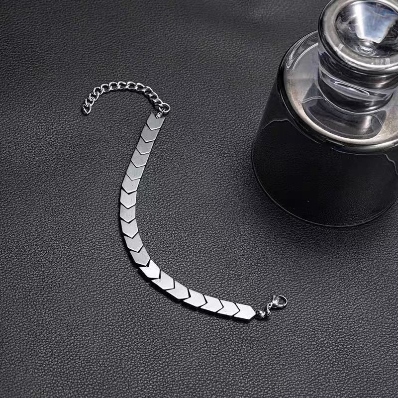 Black Onyx Titanium Steel Triangle Pendant Necklace For Men & Women - Hypoallergenic Durable Chain, Stylish Geometric Jewelry_voghion.com