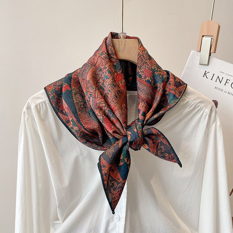 Primavera e autunno Nuovo 70 quadrati alla moda in stile occidentale in seta simulata stampata Scialle Versatile decorativo sottile sciarpa_voghion.com