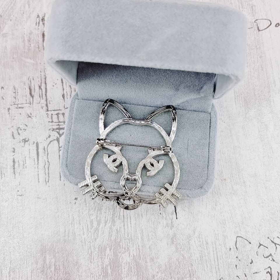 Premium Cute Cat Brooch Double C Style For Matching With Blazer, Sweater, Dress, Suit Collar Pin Trendy_voghion.com