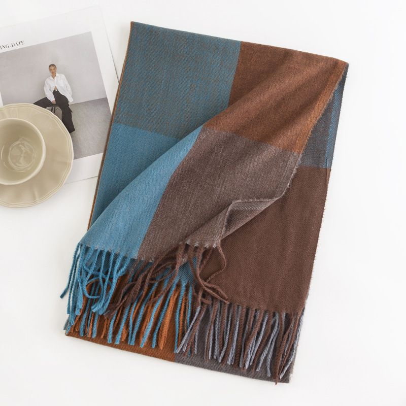 Fashion Commuter Plaid Scarf Female Elegant Versatile Shawl Temperament Keep Warm and Cold-proof Neck_voghion.com