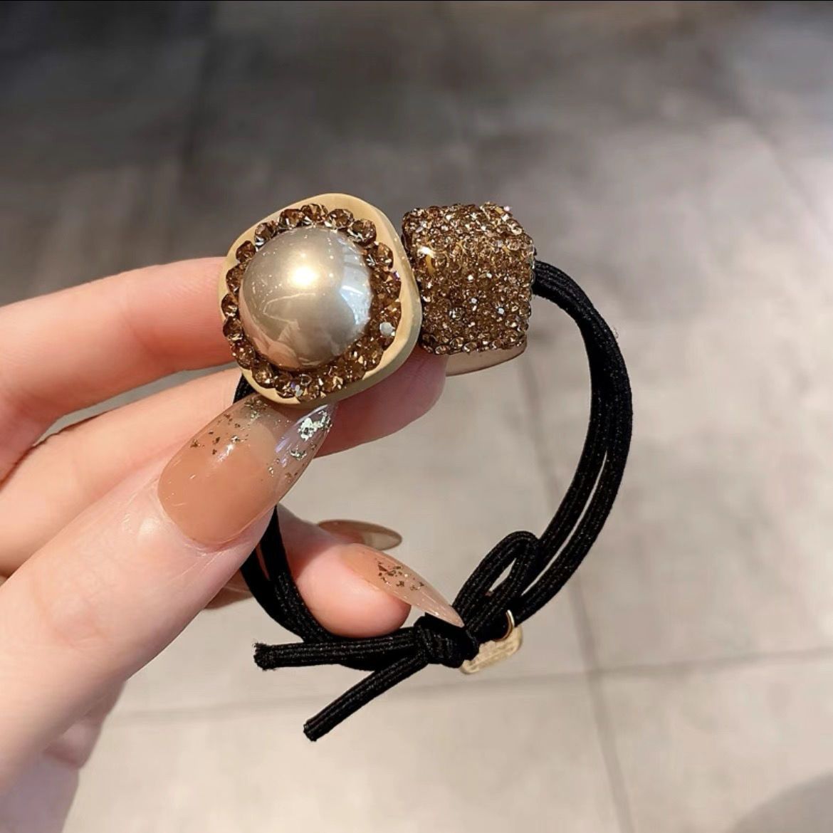 2025 Nuovo fermaglio semplice corda di alta qualità per donna elastico leggero di lusso elegante anello chignon coda di cavallo accessorio per capelli_voghion.com