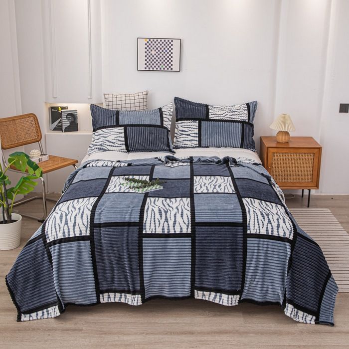 Coperta stampata con lenzuolo spesso in peluche a righe, simile a un coniglio latteo_voghion.com