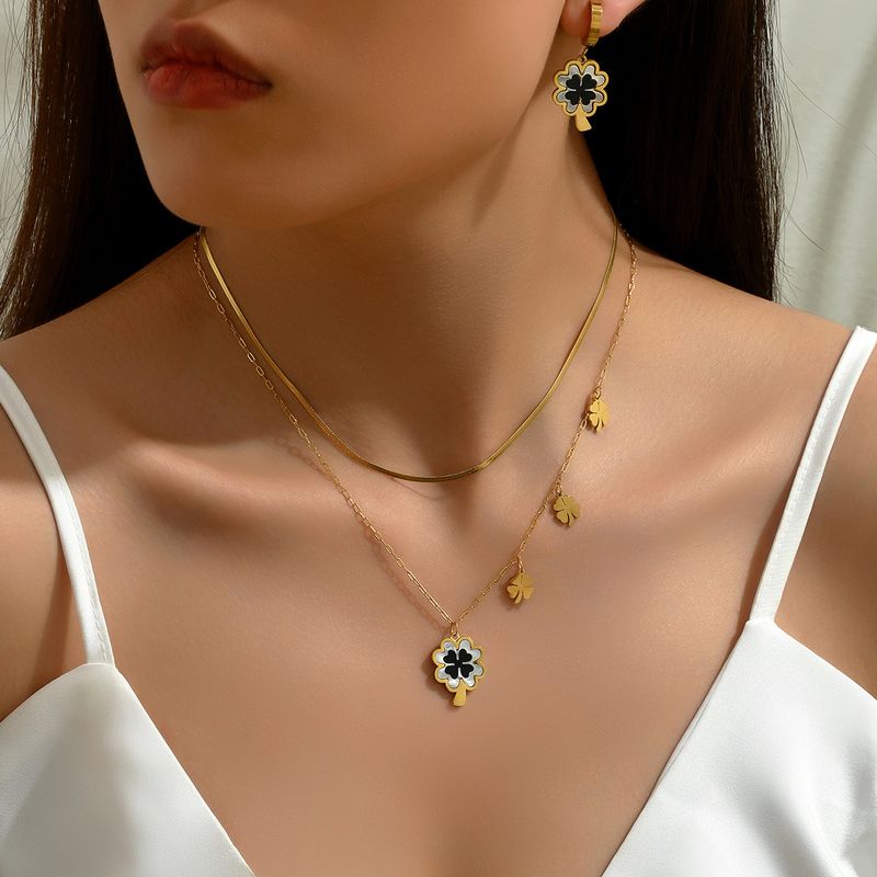 Light luxury niche style personalized earring necklace set with four leaf clover double-layer design collarbone chain_voghion.com