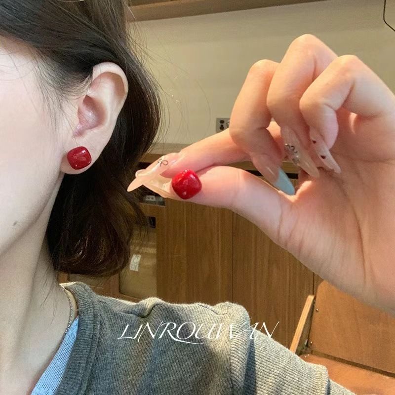 Light Luxury Versatile Ancora Red Atmosphere For Women Fashionable Temperament High-end Feel Square Round Face Hoop_voghion.com