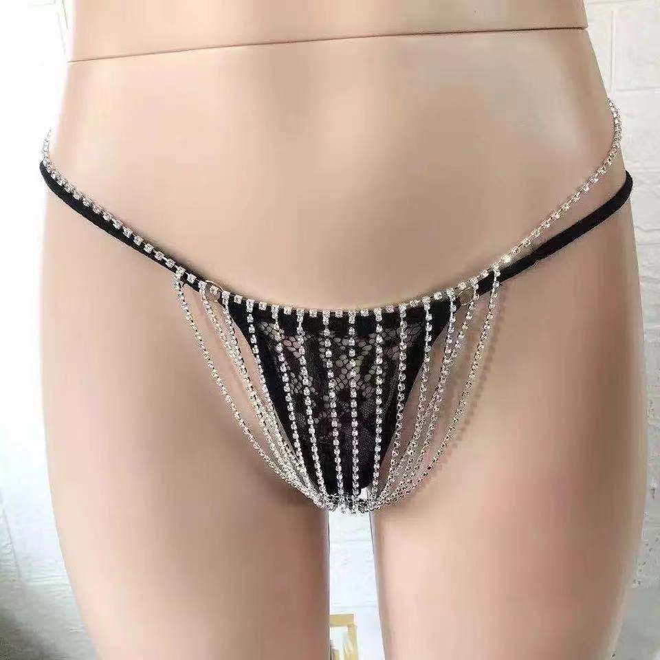 Ensemble complet de soutien-gorge en strass pour femmes, bijoux de corps en chaîne, cristal de tempérament, bretelles fines creuses, string T réglable, sous-vêtements pour femmes_voghion.com