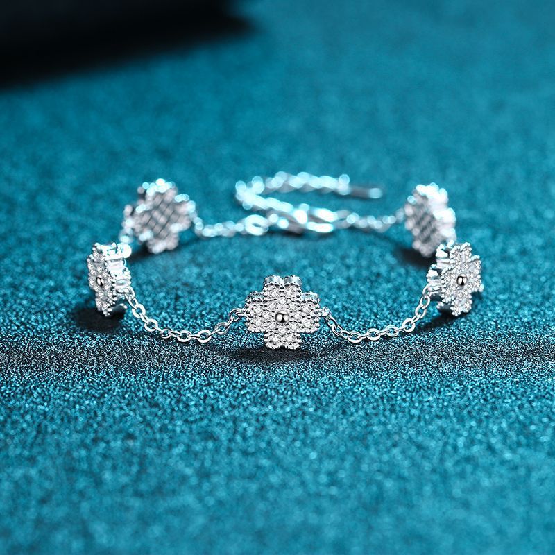XDY Leichtes, luxuriöses, vielseitiges Damenarmband aus reinem Silber mit fünfblättrigem Kleeblatt und Mikropflaster aus Moissanit_voghion.com
