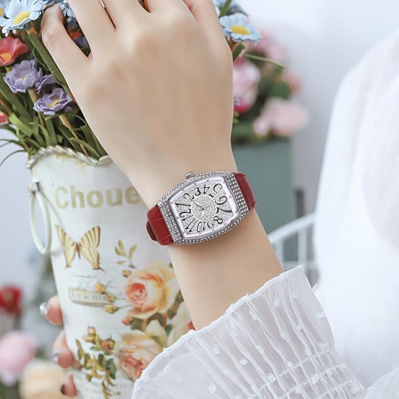 Pulksteņi sievietēm Vīna mucas dimanta komplekts Sieviešu pulksteņu modes luksusa pilna zvaigzne sudraba apvalka melns digitālais studentu kvarca pulkstenis_voghion.com