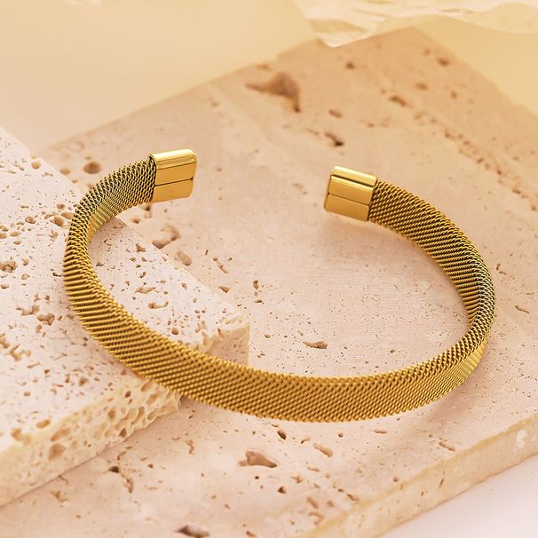 Fashionable stainless steel woven bracelet with a high-end feel that does not fade and is versatile as an open hand_voghion.com