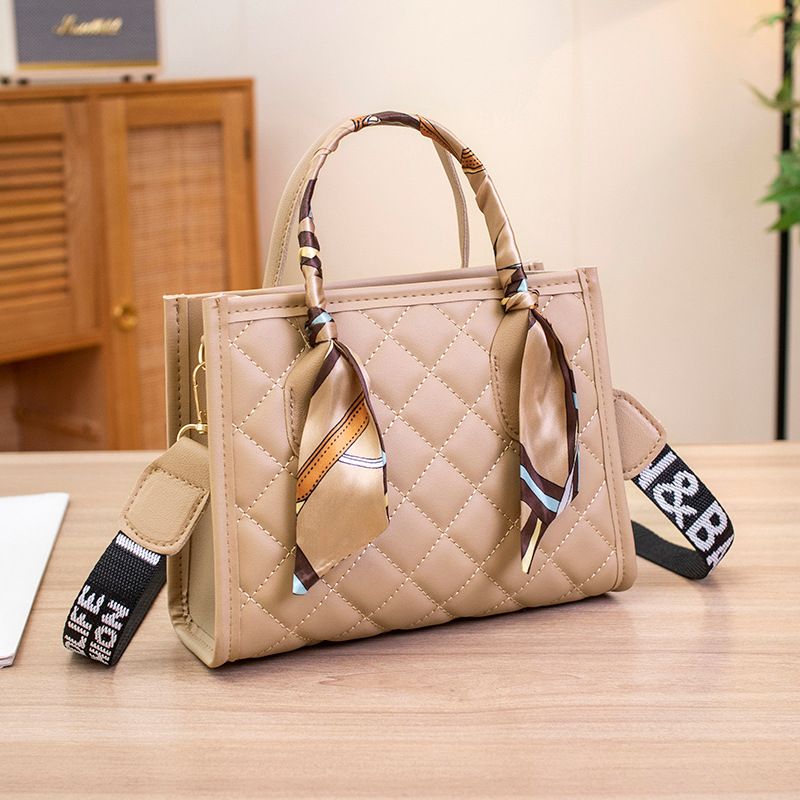 Borsa a tracolla trapuntata da donna, nuova moda - Borsa a tracolla quadrata casual con ricami floreali e tracolla con stampa di lettere_voghion.com