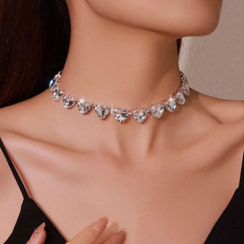 A Delicate Claw Chain, Exaggerated Fashion Water Droplet Necklace, Dinner Accessory For Women_voghion.com