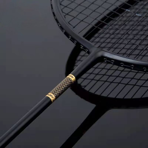 Badminton Balanced Ultra-Light Full Carbon Composite One-Piece para estudantes e adultos, tipo ofensivo, durável e único_voghion.com