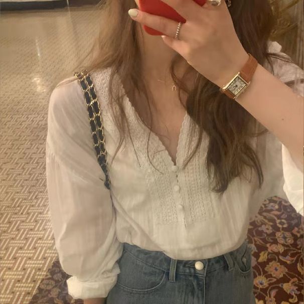 Camicia patchwork in pizzo con scollo a V coreano per donna nell'estate del 2024, piccola camicia elegante, top snellente_voghion.com
