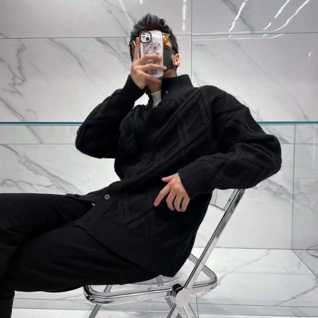 Men's Clothing Autumn and winter new niche high end diamond check style knitted jacket men's lazy style cardigan sweater_voghion.com