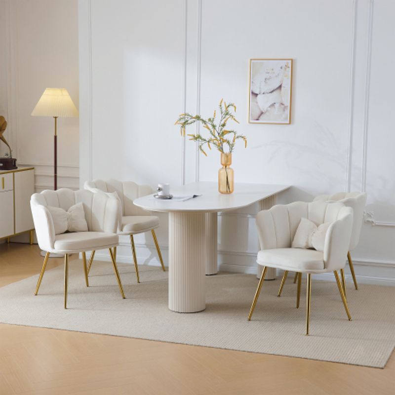 Set Mit 4 Modernen Samt-Wohnzimmerstühlen, Badezimmerstühlen, Gepolsterten Stühlen Mit Blütenblatt-Rücken, Vergoldeten Metallbeinen Und Schmetterlingskissen Für Das Schlafzimmer-Esszimmer_voghion.com