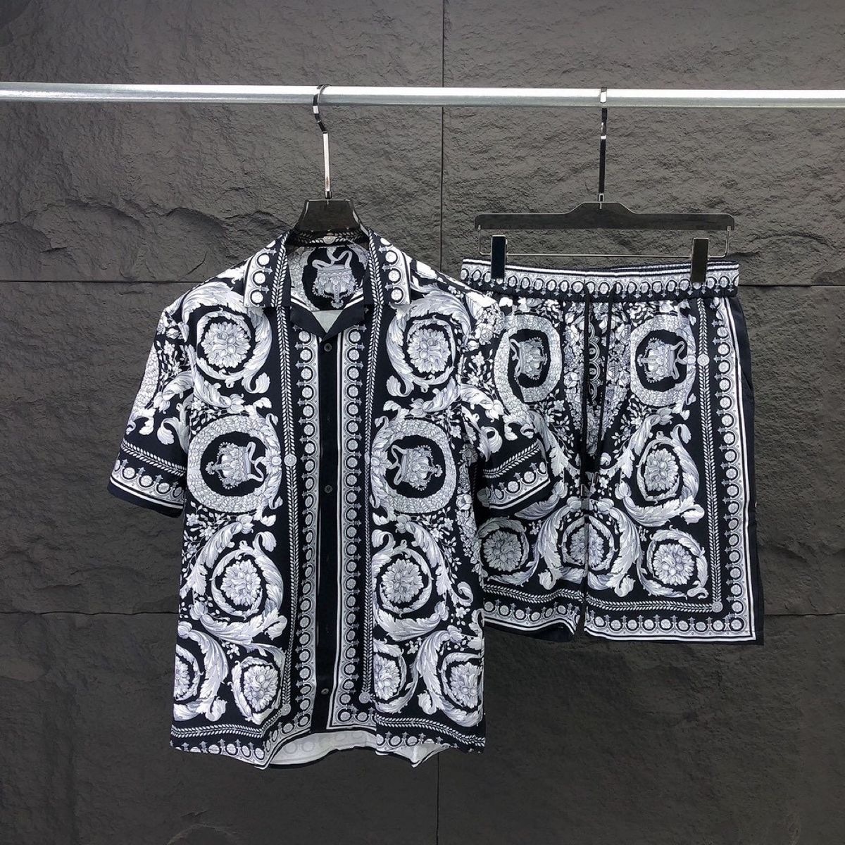 Set di camicie a maniche corte alla moda con motivo stampato a pois 3D, cardigan unisex_voghion.com