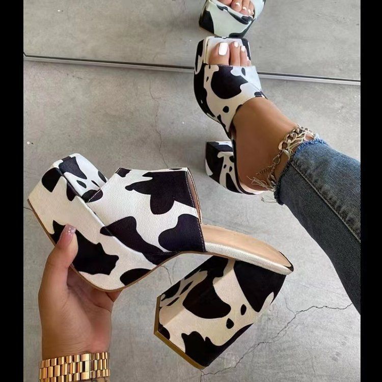 2025 New Plus Size Shoes With Square Toe, Sole, And Thick Heel, In A Straight Line, Women's High Heels, Printed Sandals_voghion.com
