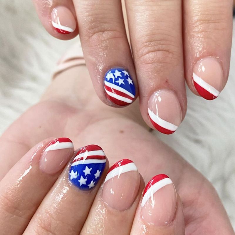 Hoofd Ronde 24 Stuks Fake Nai Korte Amandel Fae Nai Met Lijm Mode Franse Volledige Cover Nail Tips Wearable Druk op L l_voghion.com