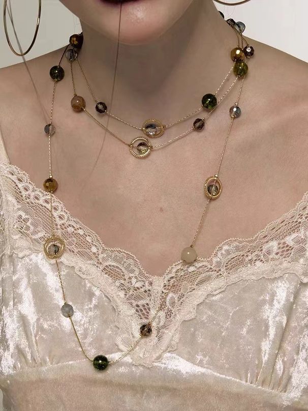 Collier carillon éolien nocturne à trois couches avec pompon, chaîne empilée, collier de perles à boule française de tempérament rétro pour femme_voghion.com