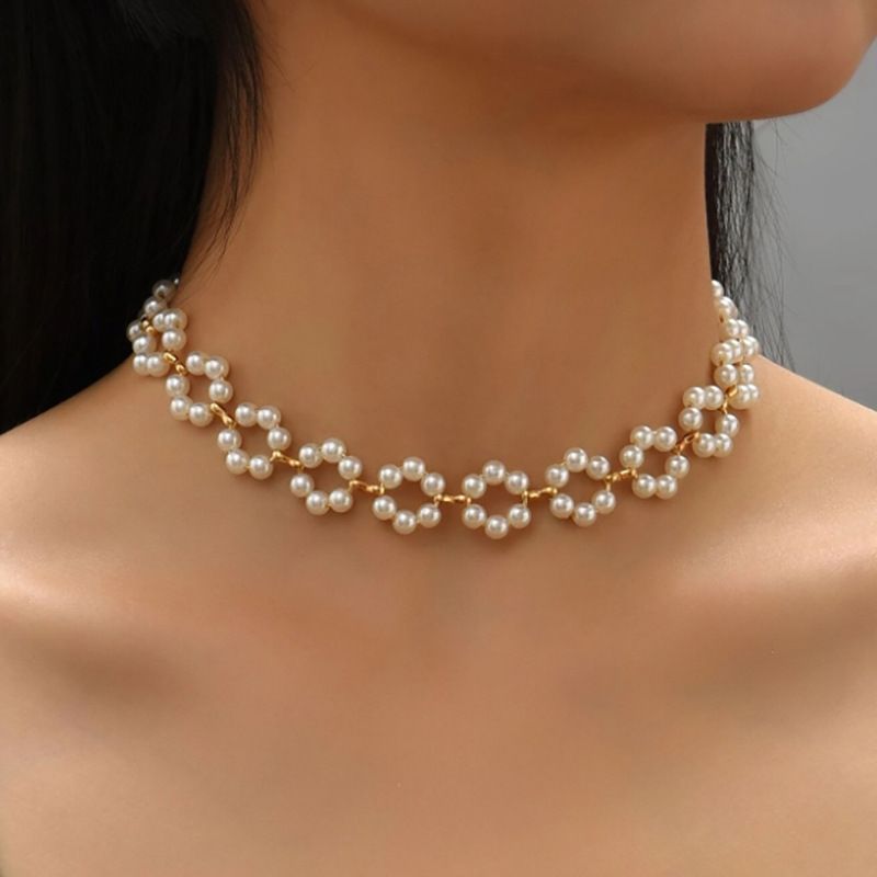 Collana di perle finte intrecciate a forma di fiore in stile retrò francese, catena per clavicola alla moda e versatile, collana semplice e di alta qualità_voghion.com