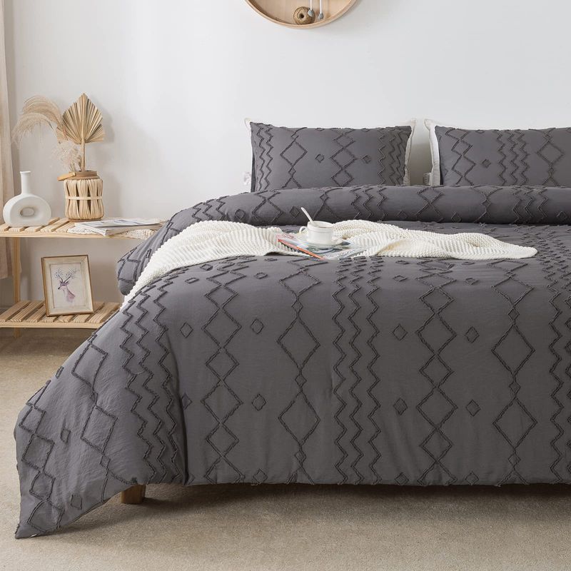 Parure de lit 3 pièces en duvet synthétique toutes saisons avec broderies ondulées grises et touffes de couettes respirantes pour grand lit_voghion.com