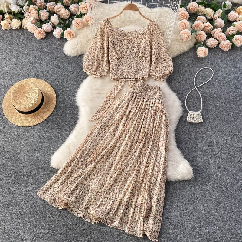 Anzug im Urlaubsstil für Damen, stylisches kurzes Oberteil mit Puffärmeln, Faltenrock mit hoher Taille, zweiteiliger Chiffon-Blumenanzug_voghion.com