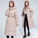 Roupas femininas Casaco longo de plumas com cinto, corte slim, jaqueta quente de inverno com capuz, agasalho casual (disponível em bege, preto, cáqui, marrom)_voghion.com