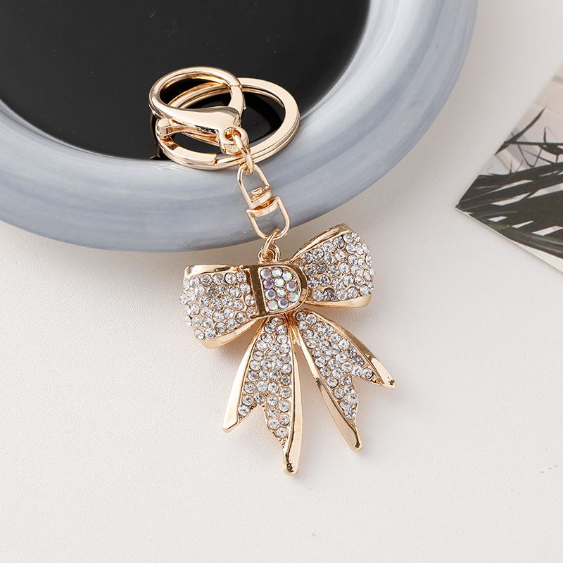 Porte-clés avec nœud en forme de lettre D incrustée de strass, version coréenne, accessoire pour clé de voiture, sac, cadeau, pendentif_voghion.com