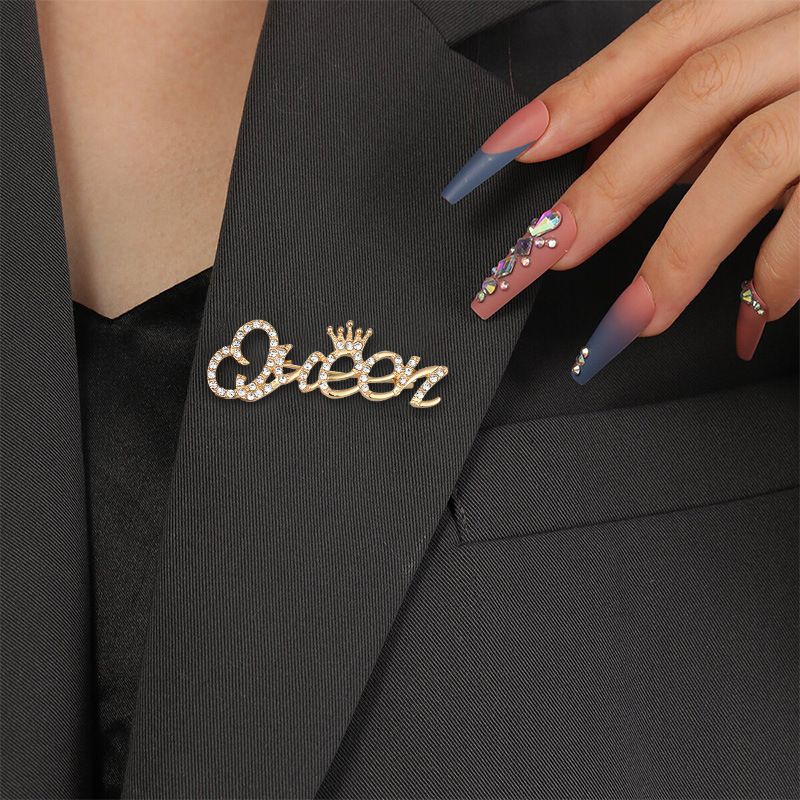 Queen Queen letter brooch female temperament spring and summer anti-exposure pin alloy full diamond simple lightweight pin_voghion.com