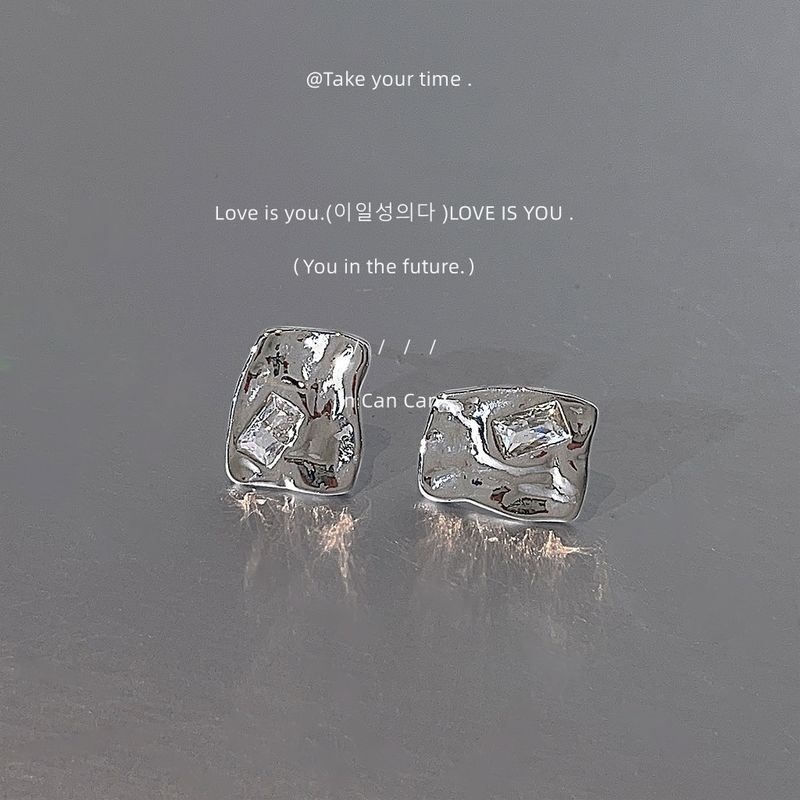 Advanced rectangular zircon with irregular folds for women, simple and personalized trendy earrings_voghion.com