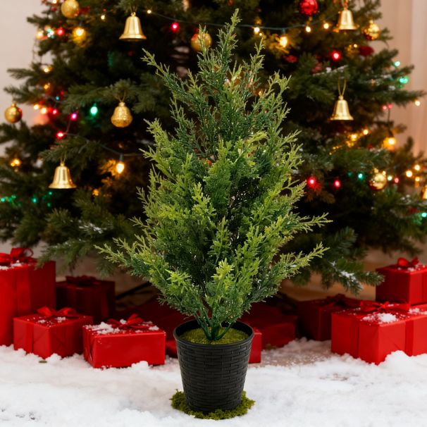 Kerstboom in pot, kunstkerstboom in pot, kunstkerstboom voordeur, gang, terrasdecoratie_voghion.com