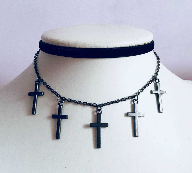 Collane Collana in velluto con catena a croce nera gotica_voghion.com